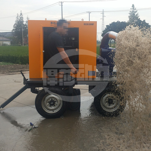  宁波出动移动排水泵车解决市区多处积水